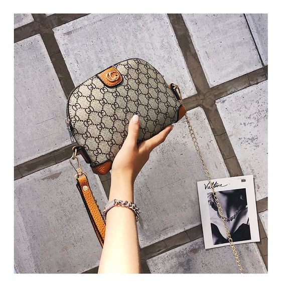 

2019 new fashion design sleek unique printed shell bag chain messenger bag