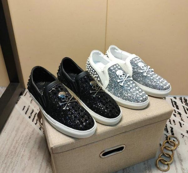 

studded designer mens flats shoes slip on skull men rivets driving shoe hombre zapatos 38-44, Black