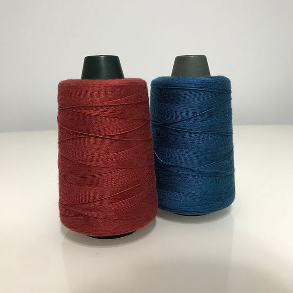 

5pcs/lot polyester overlock thread red-brown purplish blue sewing thread for denim luggage bags sewing machine 1100 yards, Black;white