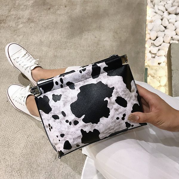 

2020 new high-end cowgirl shoulder bag korean fashion chain bag summer clip envelope