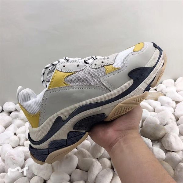 

2019 Top Quality New Men Women Triple S Designer Sneakers Fashion Luxury Vintage Casual Shoes Black White Grey Platform Sneakers Trainers