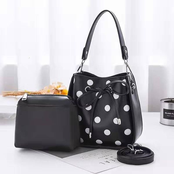 

2019 winter spiraea single shoulder span package sweet leisure time ma'am small square package