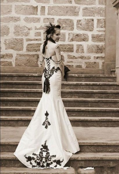 Vestidos de casamento gótico vintage vestidos de casamento preto e branco Sweetheart Lace apliques tafetá espartilho vestidos nupciais com cor
