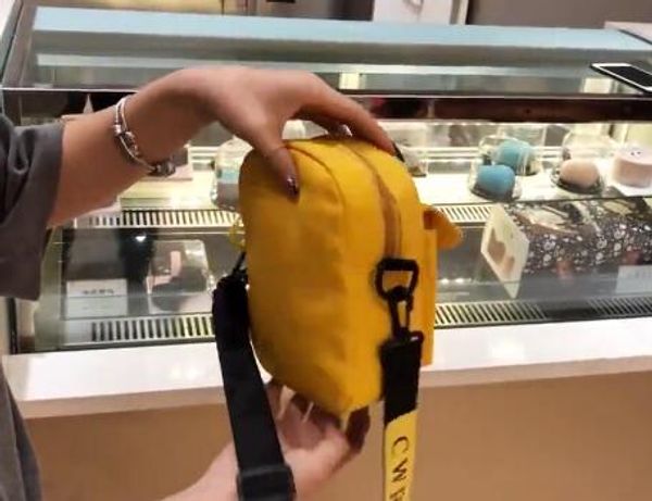 

5 шт. / лот новые спортивные сумки небольшой квадратный мешок письмо хип-хоп мода холст отверстие для наушников сумка сумка