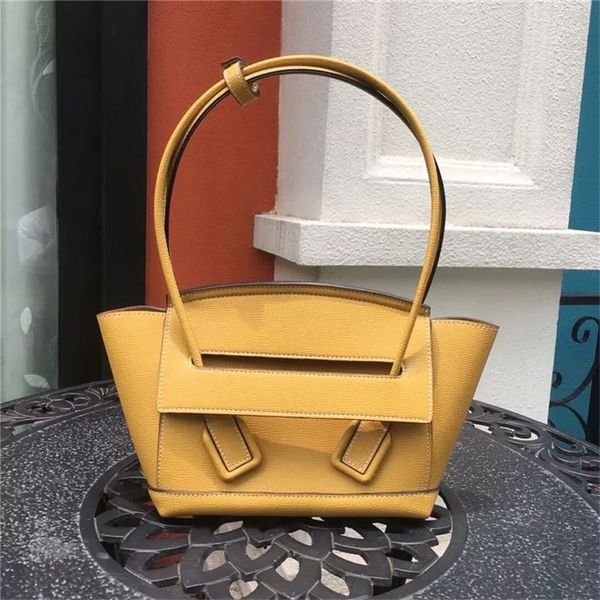 

2019 genuine leather handbag wing catfish package cowhide will capacity single shoulder bags armpit package smiling face woman package