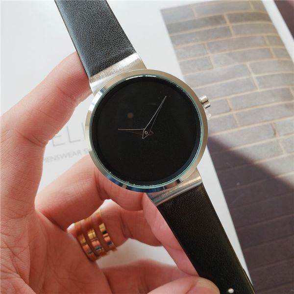 

39mm Men Black Leather Strap Watch Alloy Bezel Strap Wristwatches Black/White/Grey/Blue Dial Quartz Wristwatches 10pcs