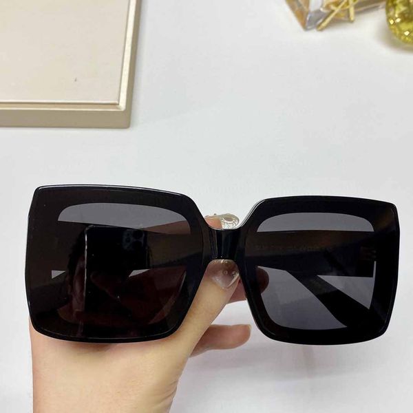 

wholesale new fashion sunglasses 71 frame popular avant-garde style outdoor uv400 lens eyewear with box, White;black
