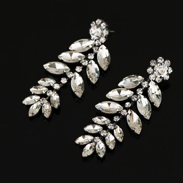 

ornaments ma'am crystal ear nail earring, Golden