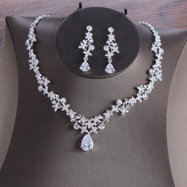

Joia de noivado uniquebridalboutique
