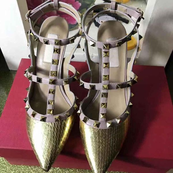 

european classic luxury rivets, dress slippers, fashion shoes, flat bottom and bright leather making, Black