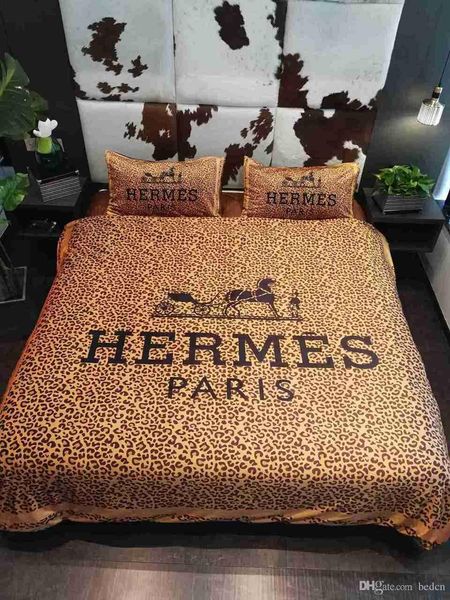 

nobility letter quilt cover suit 4 pieces fleece fabrics winter keep warm bedding set european fashion style 444