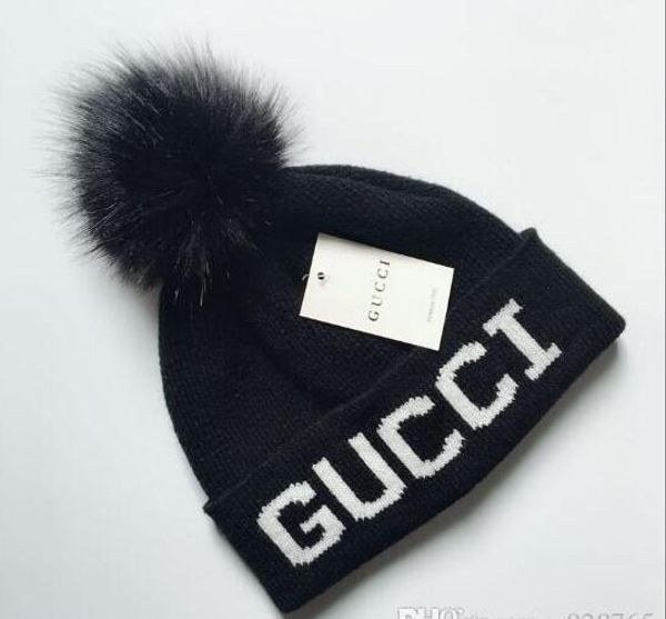 

2019 christmas gift for lovers winter brand men fashion knitted hat classical sports skull caps female casual outdoor women 5520, Blue;gray