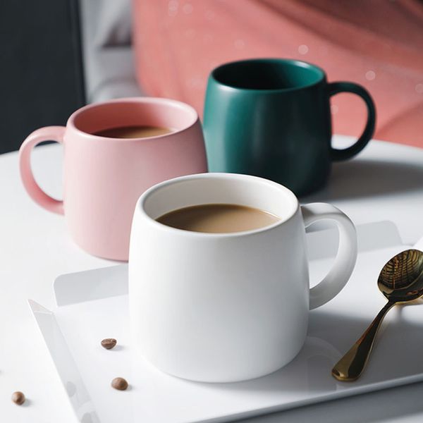 Tazza da caffè con manico Tazza da latte per la colazione INS Tazza da caffè in ceramica per la casa dell'ufficio Nero Bianco Rosa