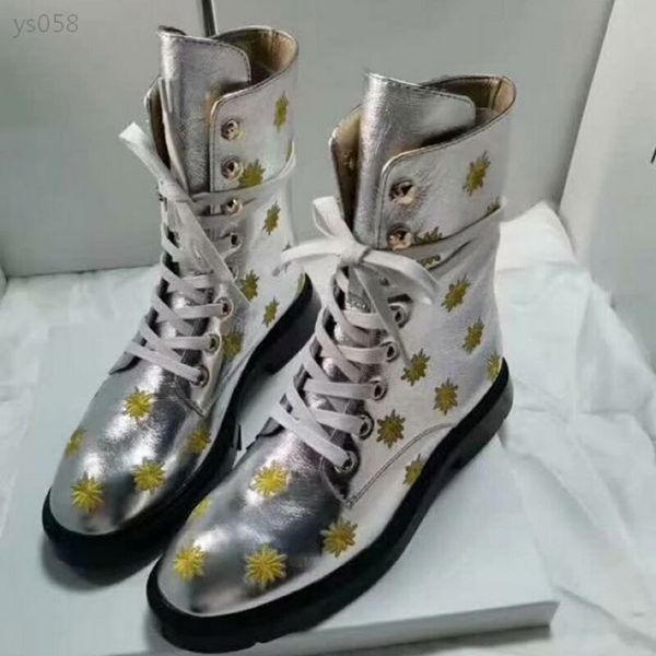 

2019 outdoor martin boots female high-end classical locomotive boots star with the european and american style the knight boots, Black