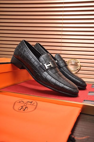 

2019 luxury brands leather fashion men business dress loafers pointy black shoes oxford breathable formal wedding shoes