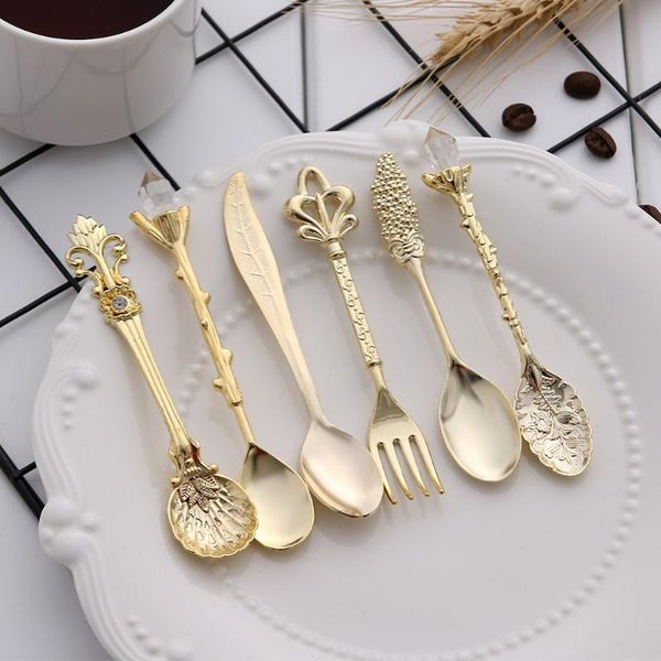 Vintage Royal Style Metalllöffel Gabeln DIY geschnitzte Gabel Tischlöffel Antikes Kaffee-Dessert-Besteck 6-teiliges Set