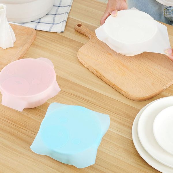 

2pcs silicone food wrap practical 3 colors cute multi-functional reusable silicone refrigerator food storage cover 18*18 cm
