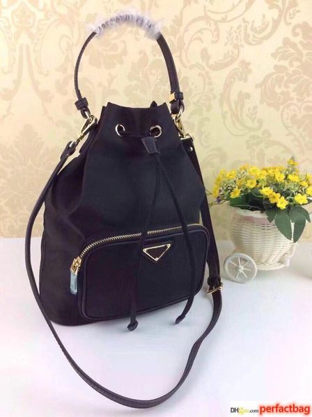 

2018 excellent quality new waterproof canvas drawstring lady messenger bag phone purse fashion satchel chain shoulder bag handbag wholesale