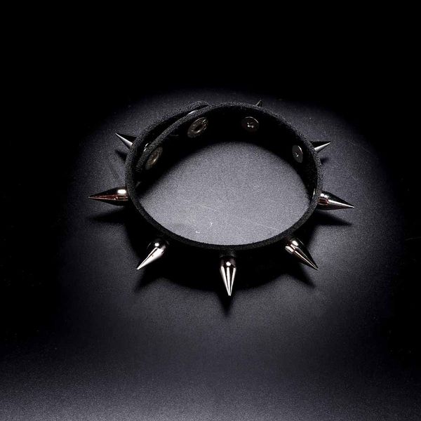 2018 New Unisex Mulheres Punk Bracelete Preto Prata Spike Rivet Cone Couro Preto Cuff Pulseira Ajustável