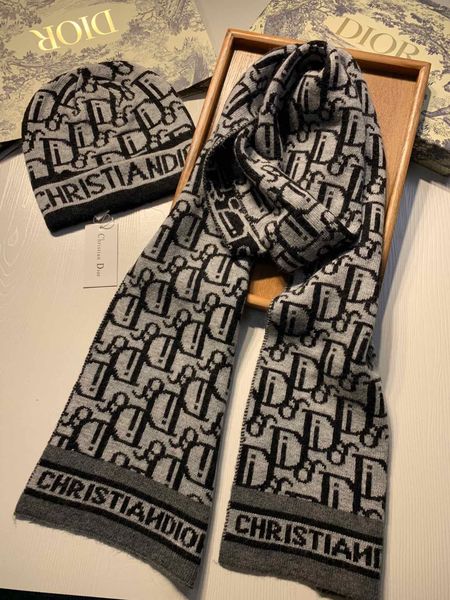 

latest classic men's and women's scarf hat suit men's and women's scarf hat with box, Blue;gray