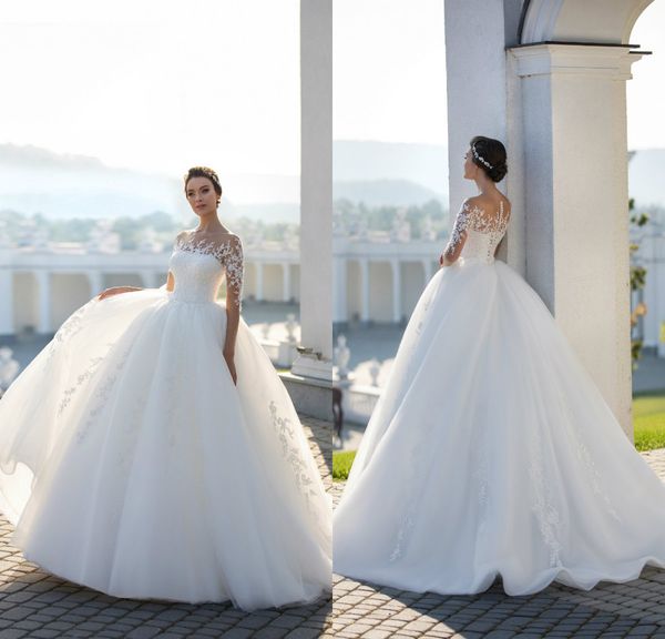 

2020 boho wedding dresses off-shoulder long sleeve lace appliqued bridal gown tulle sweep train custom made beach robes de mariÃ©e sell, White