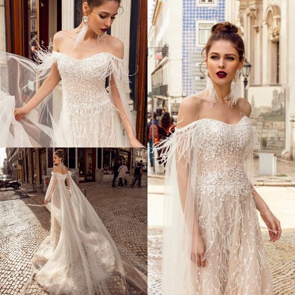 

берта 2019 свадебные платья sheer с плеча кружева аппликации перо пляж boho свадебные платья развертки поезд плюс размер линии свадебное пла, White