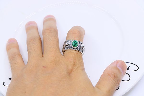 Anello in argento sterling con agata verde con doppia testa di tigre, temperamento stile britannico retrò, gioielli aristocratici europei e americani, hipster