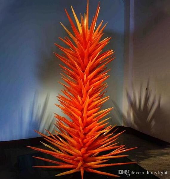 Lampada da terra per albero in vetro soffiato a mano all'ingrosso Scultura di conifere in vetro soffiato di Murano arancione per la decorazione artistica del giardino