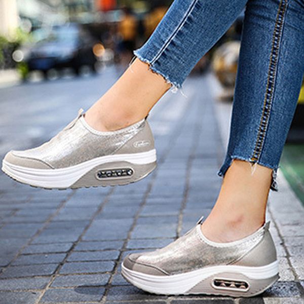 

gaoke women flat platform shoes woman loafers casual women's slip on shallow swing moccasin ballet female flats zapatos de mujer, Black