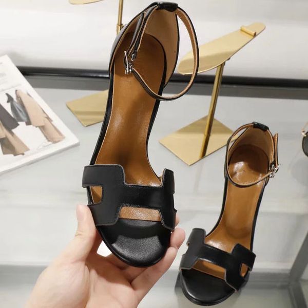 

Тапочки, сандалии, туфли на каблуках из натуральной кожи, горки. Качественные тапочки, сандалии, мокасины.