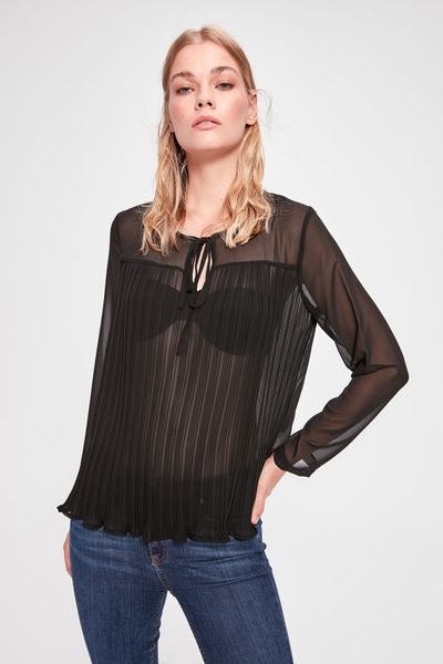 

trendyol black tulle detailed bluz twoaw20bz0592, White