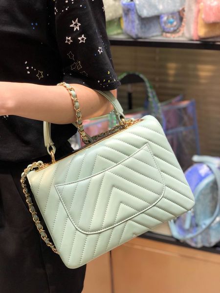 

new women's one-shoulder bag 7a high-end custom quality high capacity handbag fashion trend casual style gold metal accessories with de
