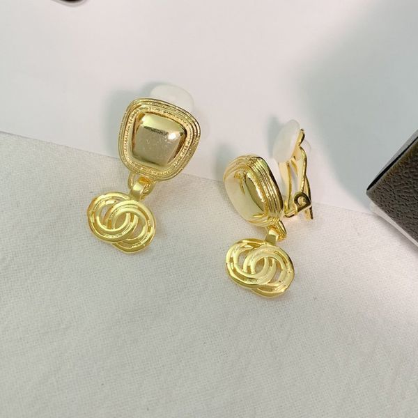 

c2267 geometric earrings jewelry clip type no hole girl european and american style simple classic letter tassel clip, Golden;silver