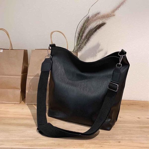 

wide strap leather handbags for women 2020 casual retro bags large capacity soft leather shoulder bag masculino