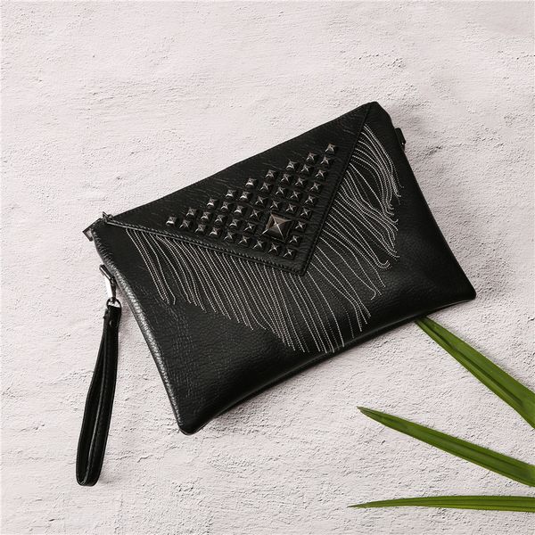 

2019 new korean hand bag tassel rivet hand clutch ladies fashion dinner bag