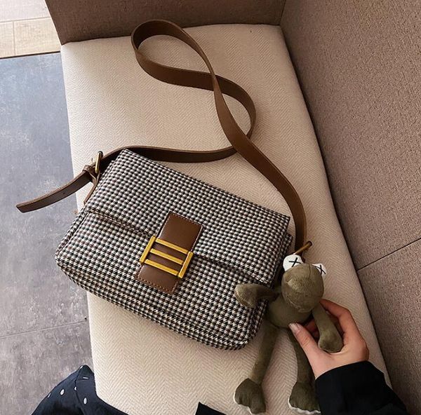 

designer women flap handbag frog pendant crossbody bag shoulder bag luxury classic girl bags fashion small bag/4