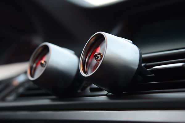 

10pcs car air freshener car outlet luminescent alloy perfume clip solid perfume lasting fresh creative gift
