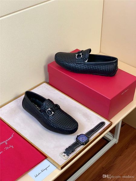 

19fw мужчины платье мокасины лакированные туфли скольжения на итальянской моды мужской формальный оксфорд обувь квартиры острым носом партия, Black