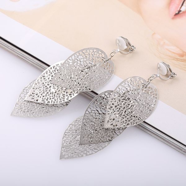 

grace jun 4 colors choose big 3 leaf clip on earrings without piercing for female party fashion statement earrings new, Silver