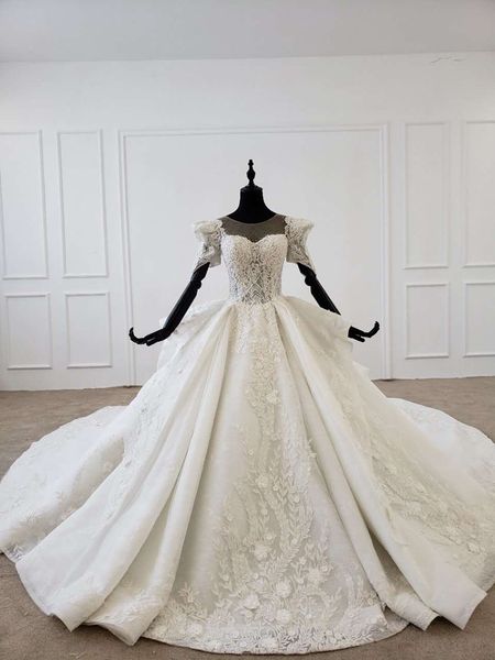 

wedding dress slim waist princess dream sleeves, pearl crystal wedding dress, White