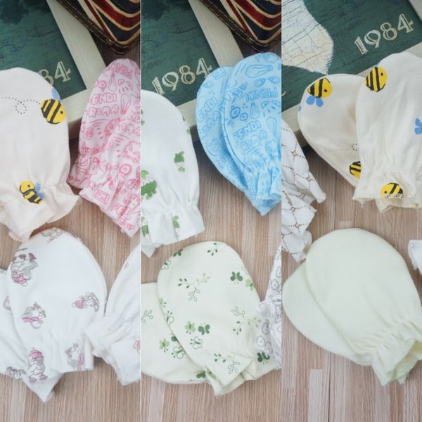 

newborn baby 0-1 year old pure cotton and anti-scratch small gloves baby anti-eating gloves no fluorescent agent, White
