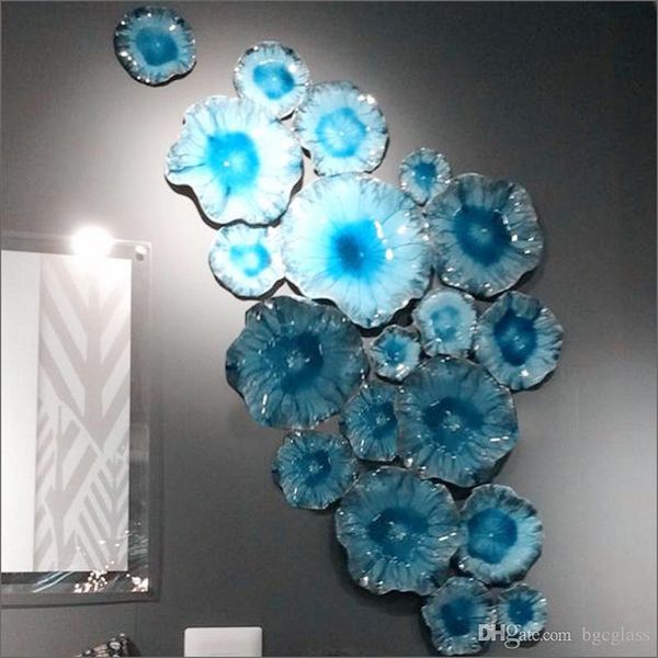 Lampade da parete a sospensione in vetro di Murano soffiato a mano Art Dale Chihuly Style Vetro borosilicato Piatti artistici da parete con fiori in vetro blu soffiato a mano