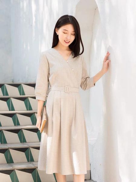 

cynthia 2020 spring women's plaid dress female vintage v-neck cotton pleated a-line waisted 3/4 sleeve dress with belt autumn, Black;gray
