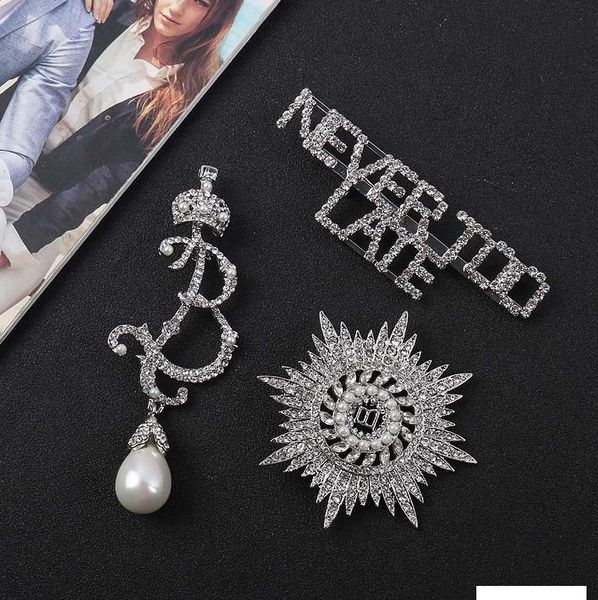 

note brooc2020 designer wild europe and the united states hipster super flash zircon letters pin brooch net red jewelry counter wedding, Gray