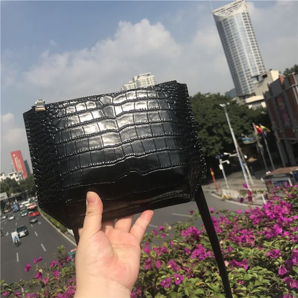 

xiaozhong design простой баотоу слой коровьей крокодил зерна малый fang сумка одного плеча diagonal из натуральной кожи женщины