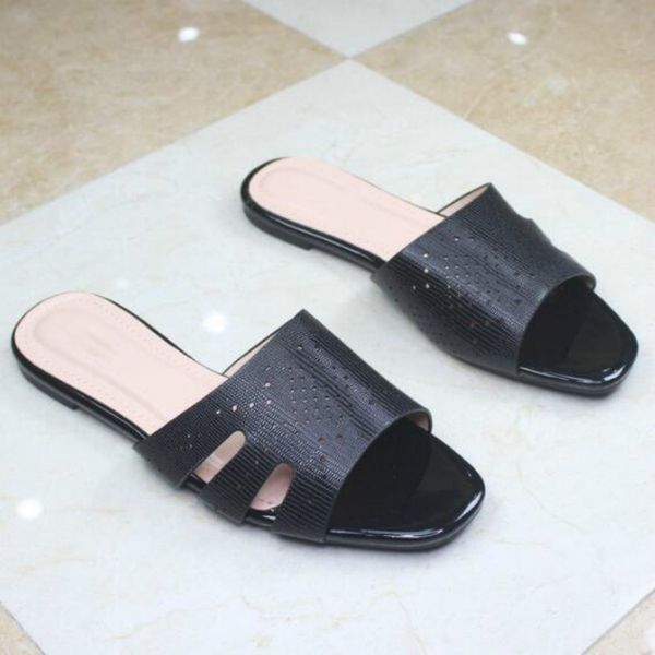 

2020 new flat-bottomed women's slippers wear fashion summer fish mouth casual one-word lazy shoes woman hollow slides sandals, Black