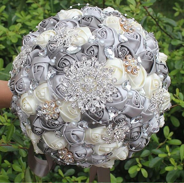 Creme Kristalle Perlen Blumensträuße Hochzeit Satin Brautjungfern Hand halten Hochzeitsdekoration Künstlicher Brautstrauß 2020 Charm