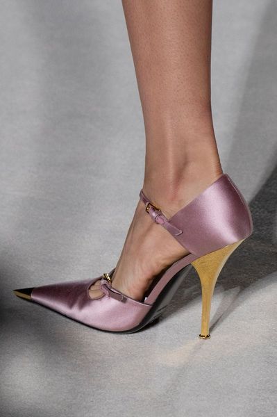 

новй золоой каблђк меаллиеким ноком из елкового алаа вѬеза пѬом shllow  Black