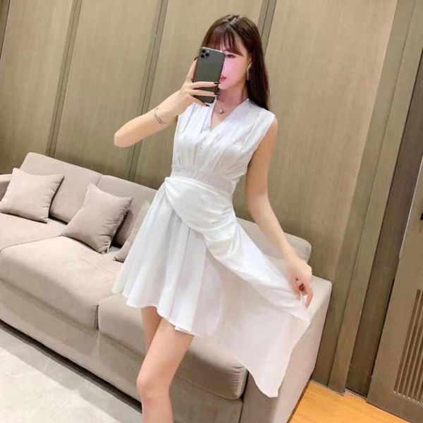 

french lady vest dress 2020 summer temperament v-neck strap waist slimming design sense niche dress female, White;black