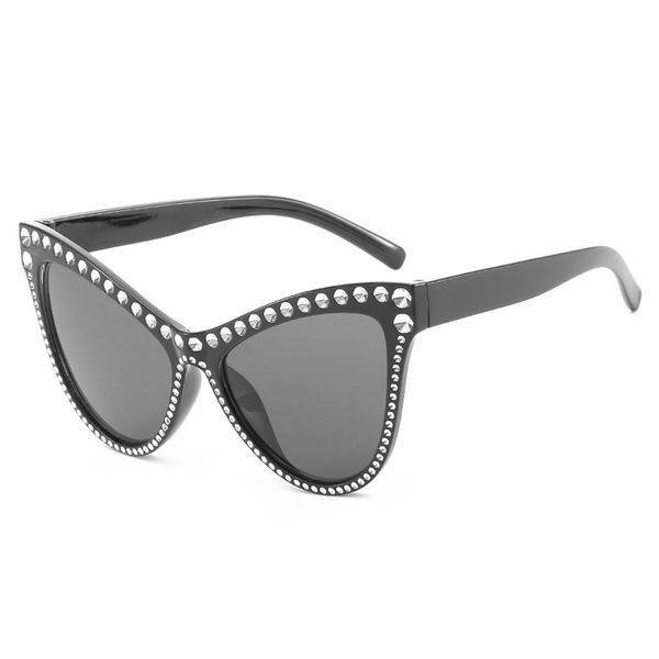 

2019 new anti-diamond-encased largeframe cateye sunglasses fashion women stars with sunglasses cross-border personality glasses, White;black